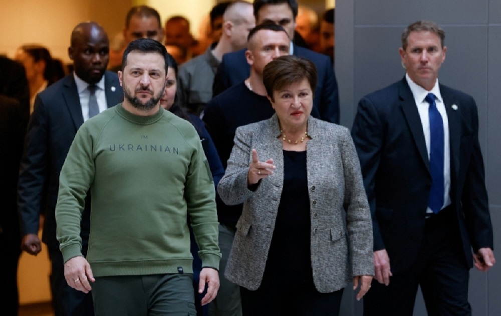 FMN akordon 900 milione dollare per Ukrainen
